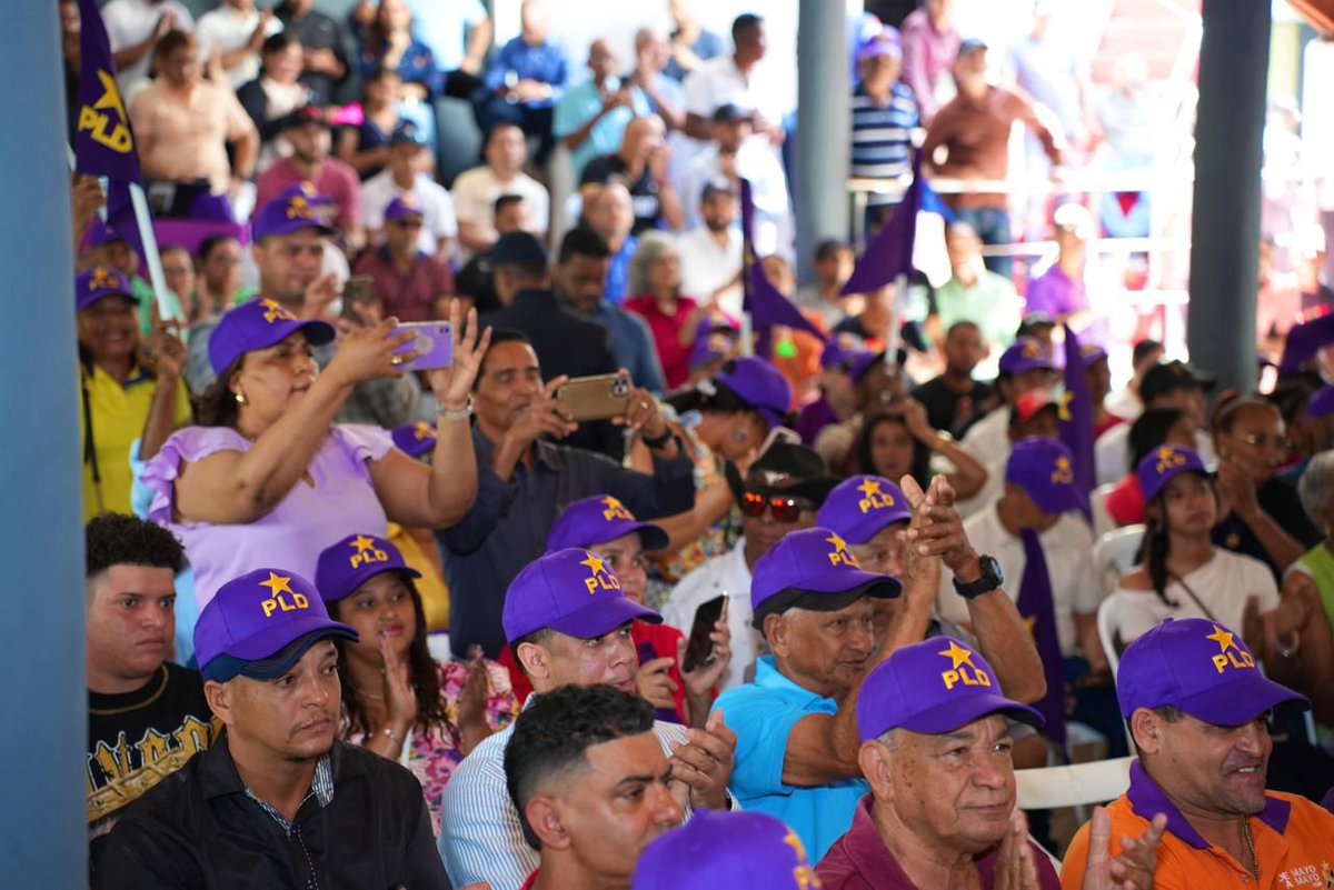 Santiago Rodríguez se mantiene firme y decidido en su respaldo a <a href="/DaniloMedina/">Danilo Medina</a> y <a href="/JohnnyPujols/">Johnny Pujols</a>. #STGORodríguezEsPLD #ConElPLDseVivíaMejor