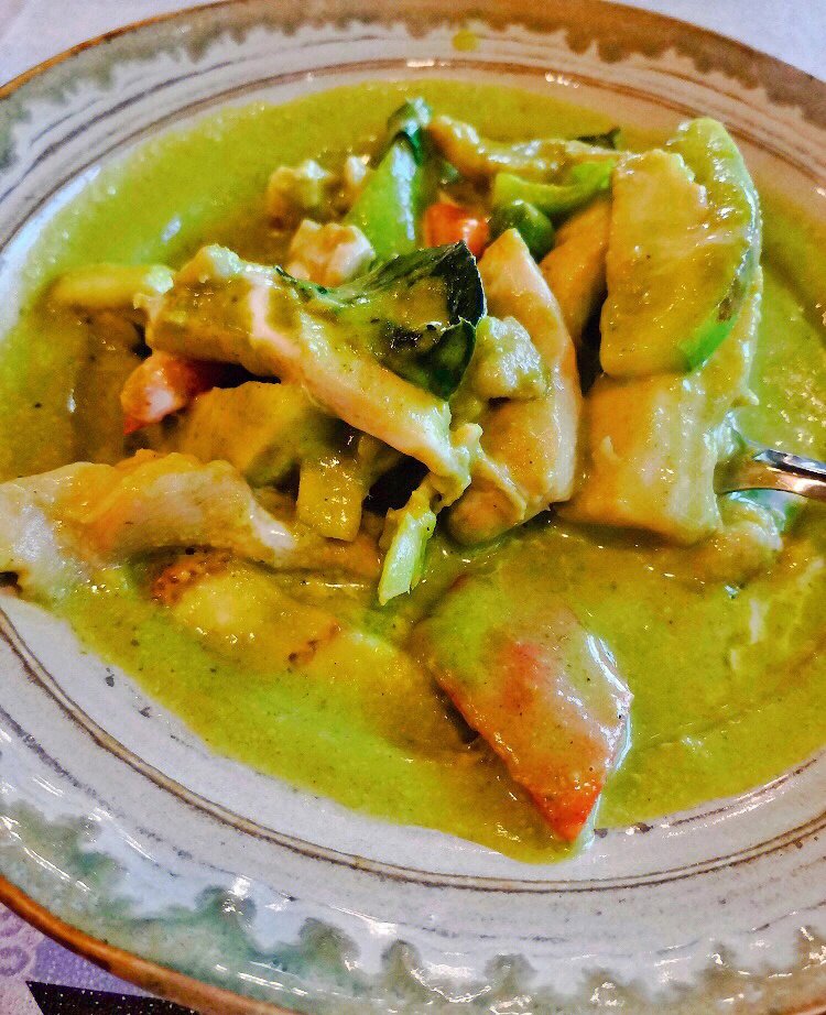 AwesoME(: tweet media