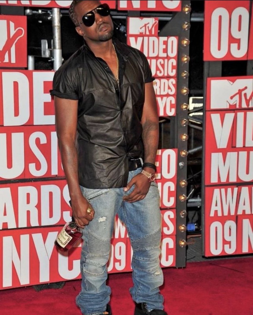 groypster tweet media