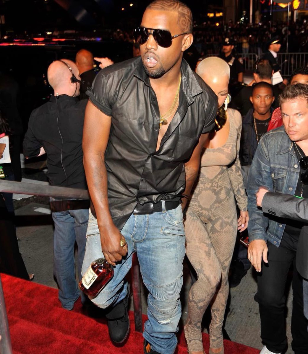 groypster tweet media