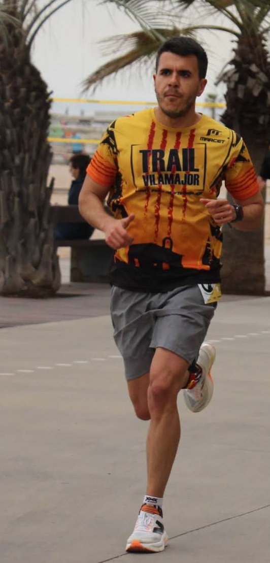 dpani1994's tweet photo. CURSA MOSSOS 10KM @LaLuchaDeAbril1 en 40'42".
Semana de carga de kms para lo que se viene 🔥💪🏻
Fotones,como siempre, de @blogmaldito 
#Badalona https://t.co/sabELkcGSD
