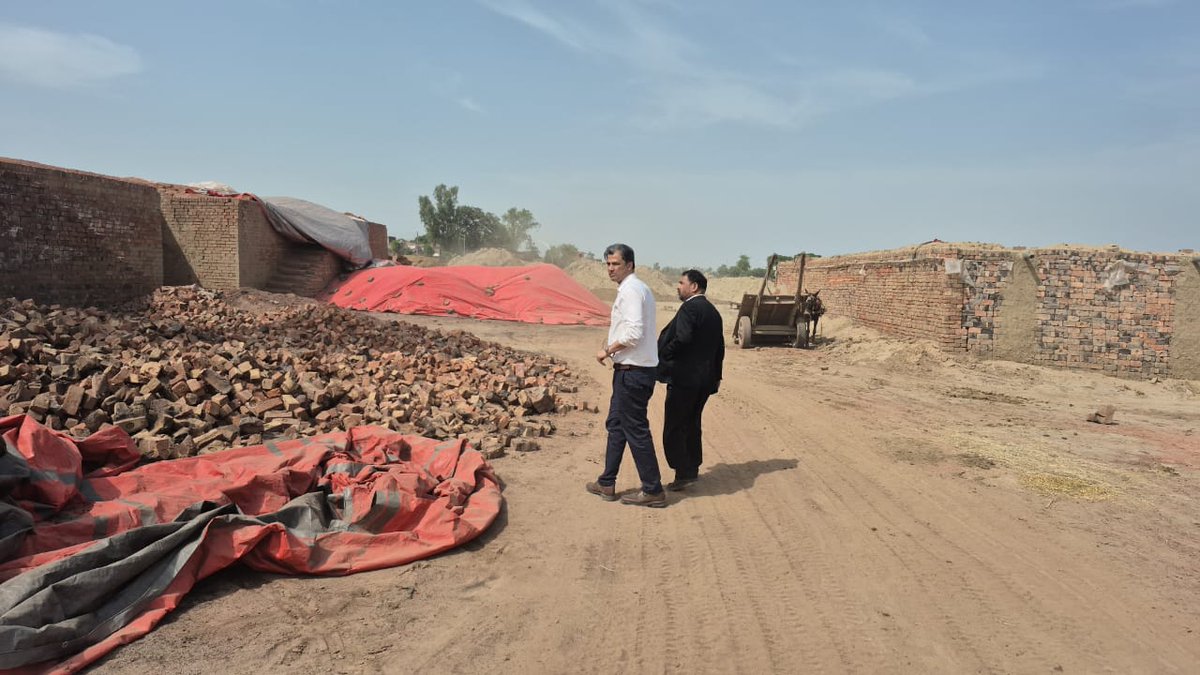 PJNPakistan's tweet photo. Field Review Visit – Brick Kiln | Business &amp; Human Rights Initiative
As part of our ongoing initiative to protect and promote rights of #BrickKiln workers, #PJNPakistan including CEO and senior policy and legal experts conducted a EHS review visit to a brick kiln in Sheikhupura. https://t.co/NZlYp4bCPI