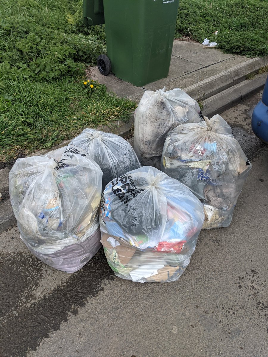 EricTorrington's tweet image. More steps than 200 #litter items today surveying for @uniofglos FAST litter app project. Still, #sun, country air, #nature &amp;amp; a fly-tip + 5 bag drop for collection. #Gloucestershire