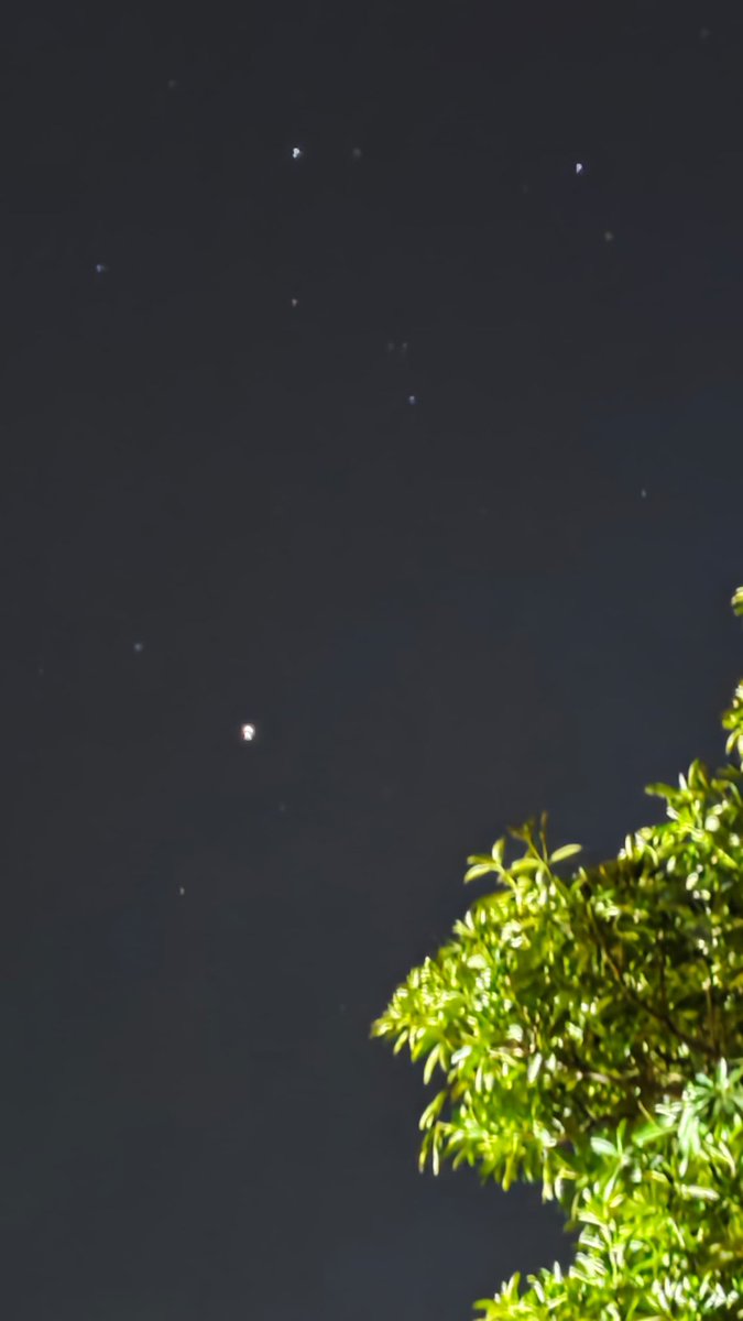 JConjunction's tweet photo. #Jupiter with #Pollux and #Castor https://t.co/JkeEh6WJOT