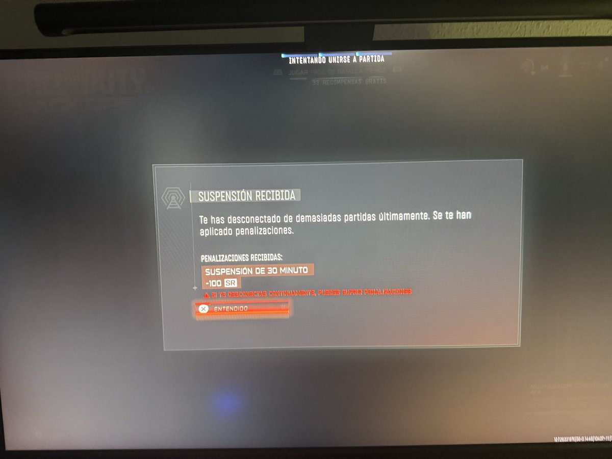 gorkabuesa's tweet photo. Man this game is fuking awful ! 3 days in row with this bug…doesn’t make any sense to keep playing this shitty game! When u lose you get -32 and when u win u get kicked out and get -100 y 30mins ban. @Parasite @ColtHavok @Treyarch @CallofDuty https://t.co/g84SizJ42M