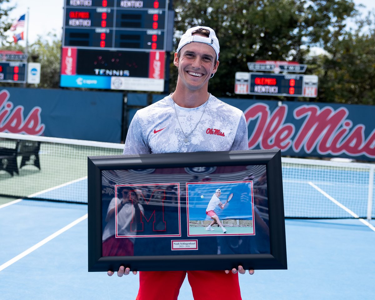 OleMissMTennis's tweet photo. Thank you, seniors! ❤️

#HottyToddy https://t.co/5FE1ndziCf