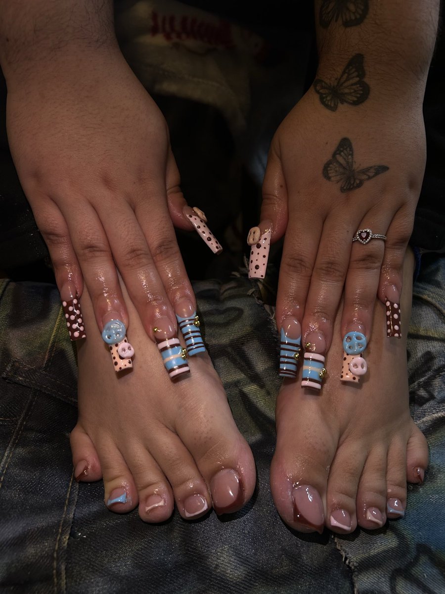 Sevvynnn2teaa's tweet photo. Yall like the new set 😍 https://t.co/TuCdmTt7ld