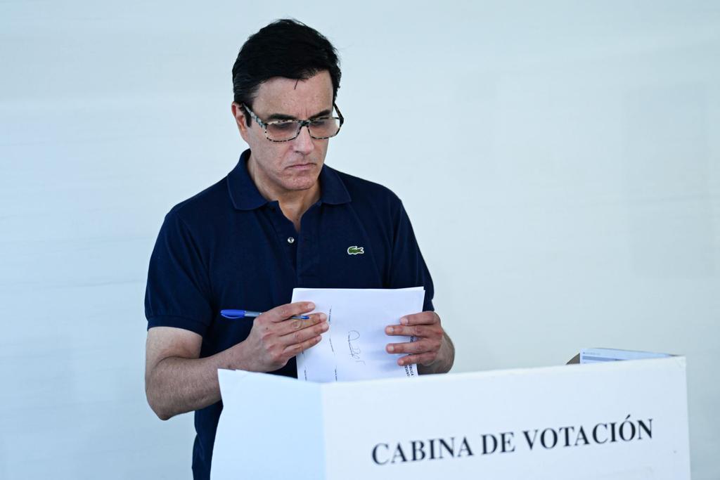 El de Lazy Town cumplió con su voto xd #EleccionesPerú2026