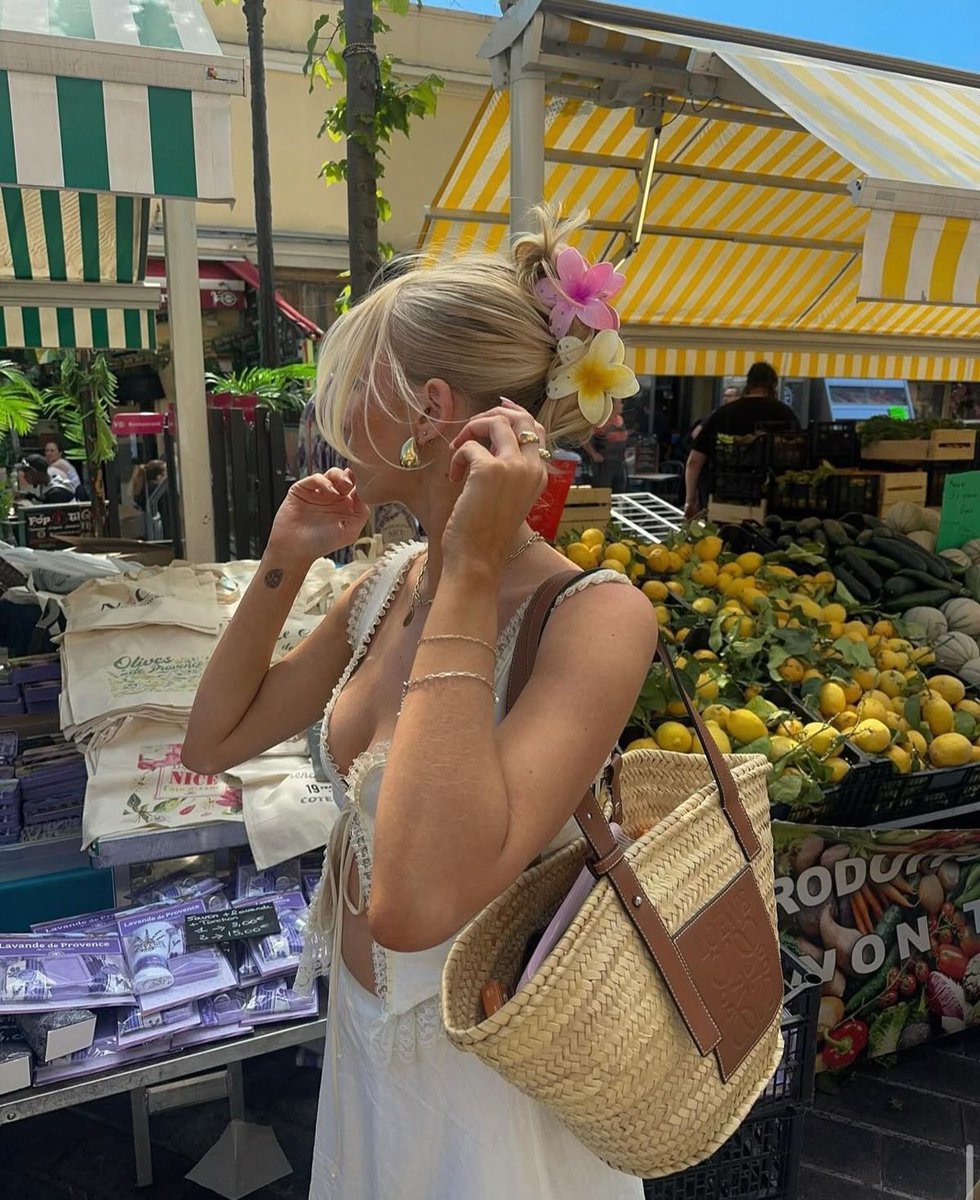 Diorgirlx's tweet photo. summer vibes soon https://t.co/v83A6VAh3d