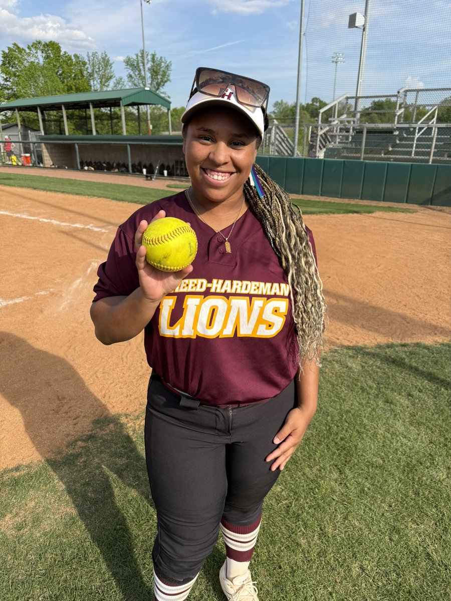 FHUsoftball_'s tweet photo. Myleah Hardy ended the day with hitting TWO home runs, breaking the all-time career record (33!) and setting a new single-season record with her 14th! 

Alivia Eggleston also went yard, adding another huge moment to an already electric day for the Lady Lions offense🦁🥎 https://t.co/dI6RF3dsv2
