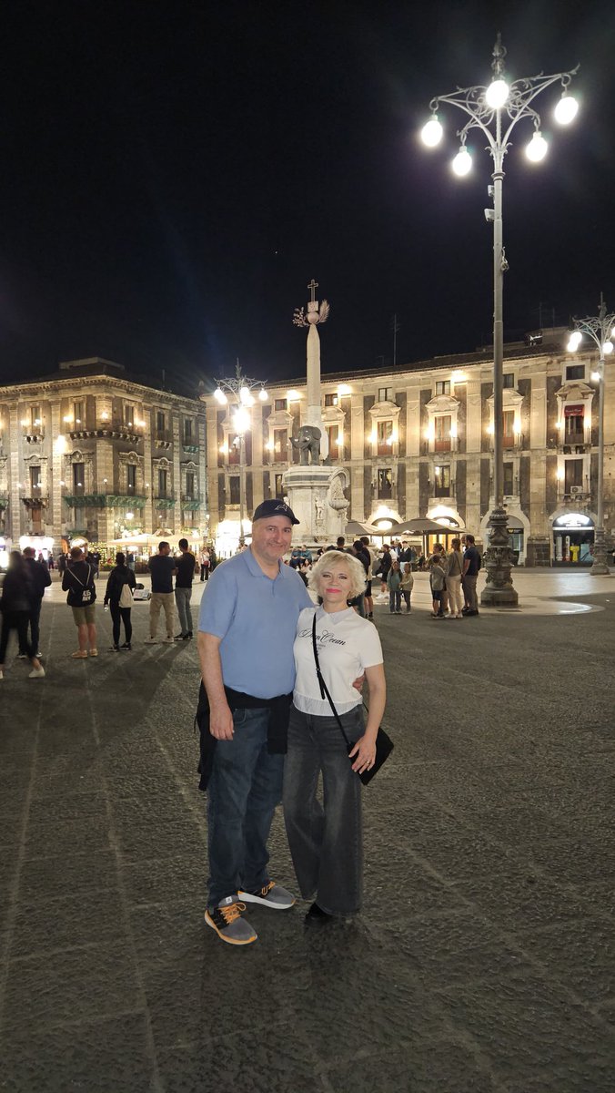 AlinaJohnsonPop's tweet photo. Hristos a înviat! Fie ca lumina Învierii să vă aducă pace, sănătate și împliniri alături de cei dragi! #Inviere #Paste https://t.co/aLHczgPuc3