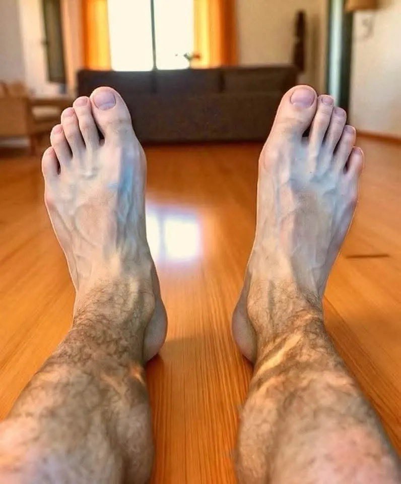 Feet tweet media