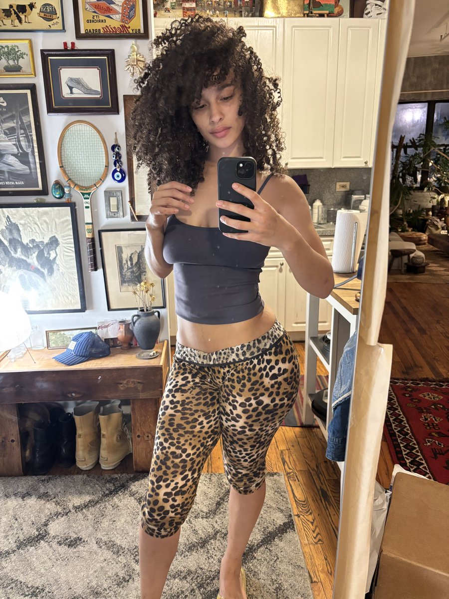 sarina 🛋 tweet media