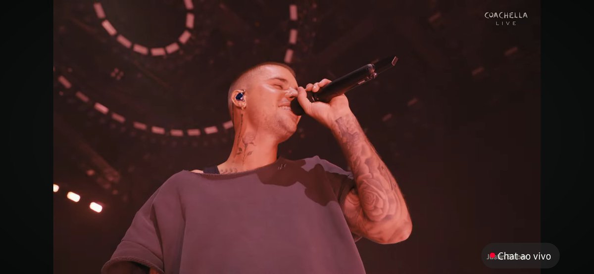 beenyourz_'s tweet photo. Ele radiante o show todo #bieberchella https://t.co/J4DN1mwP4O