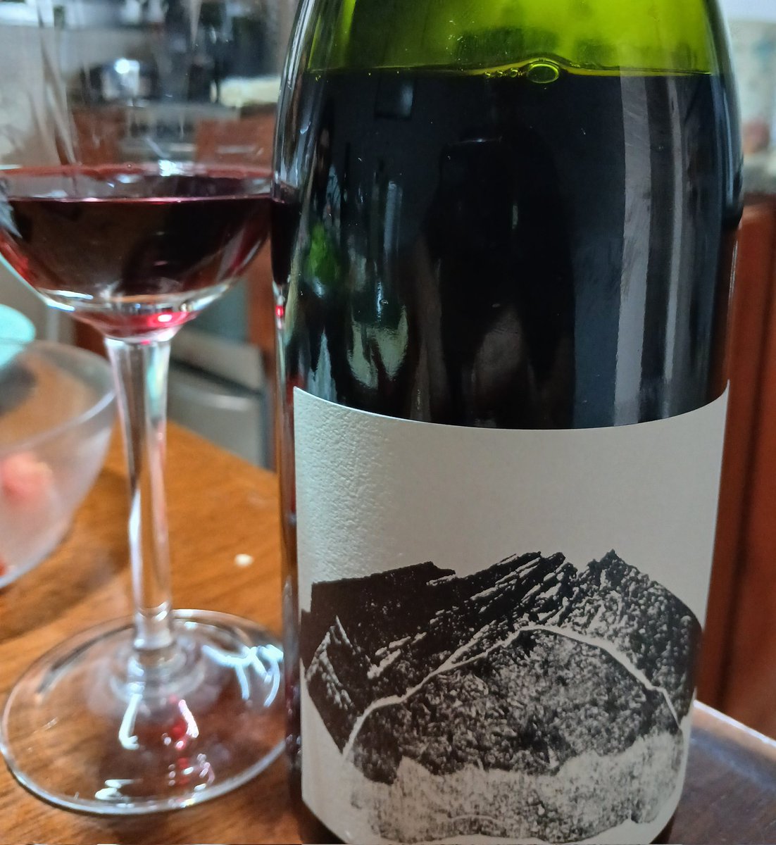 VinotecaMRWines's tweet photo. Que bueno está el Rocamadre #Malbec 2024 #ParajeAltamira @JuanfaSuarez elegante, fino, super equilibrado...y con el carácter de la región https://t.co/F2gZq1YaCs