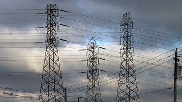 BGlobalTech_cat's tweet image. ⚡
L'escassetat de la xarxa elèctrica, les restriccions de capital i l'assignació de prioritats ja eren qüestions cabdals al sector energètic abans de la revolució de la IA — @DCD_ES 

#transicióenergètica #renovables #AIdemand #datacentre 
👉 datacenterdynamics.com/es/features/lo…