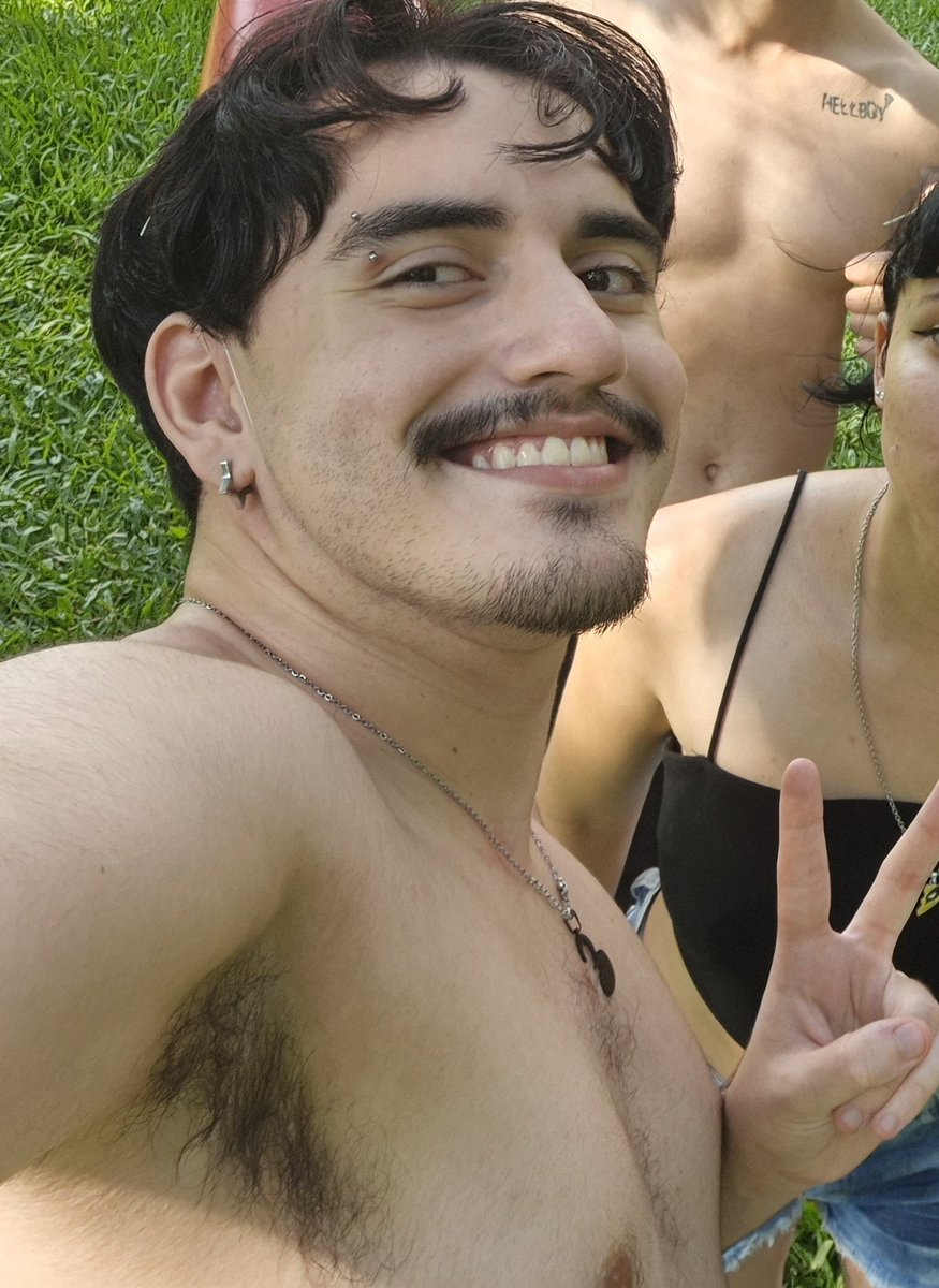 idahC || Voltou a desenhar! tweet media