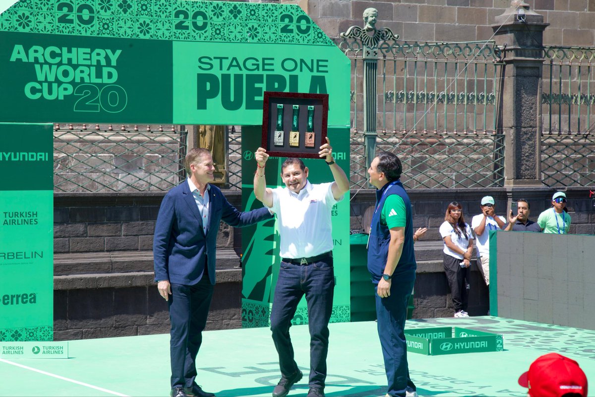 artemisa_laura's tweet image. 🏹🏆 #Puebla, es tierra de campeonas y campeones, además de escenario de lo mejor del #TiroConArco a nivel internacional 👏🏼 .

🙋🏻‍♀️ Mi reconocimiento al gobernador @armentapuebla_ por su impulso al deporte que es el mejor camino para el pleno y sano desarrollo de nuestra niñez y
