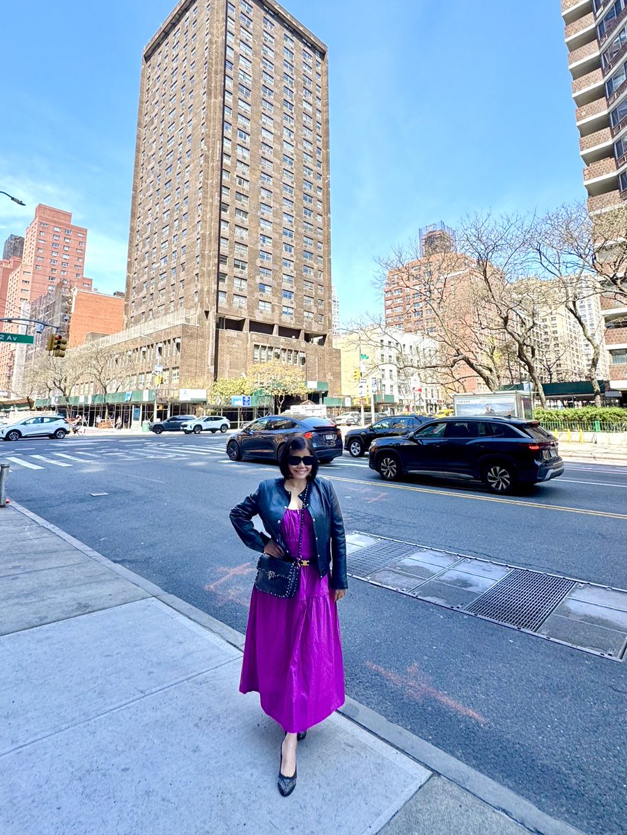 madel_suravilla's tweet image. Just done the Sunday mass &amp;amp; a brunch w/ my sister &amp;amp; other parishioners in the church. ☕️🍩

Will do some errands later &amp;amp; some shopping. 🛍️ 

Weather is nice - 57 degrees Fahrenheit &amp;amp; sunny now. ☀️

#Manhattan 🍎
#NYC 🗽