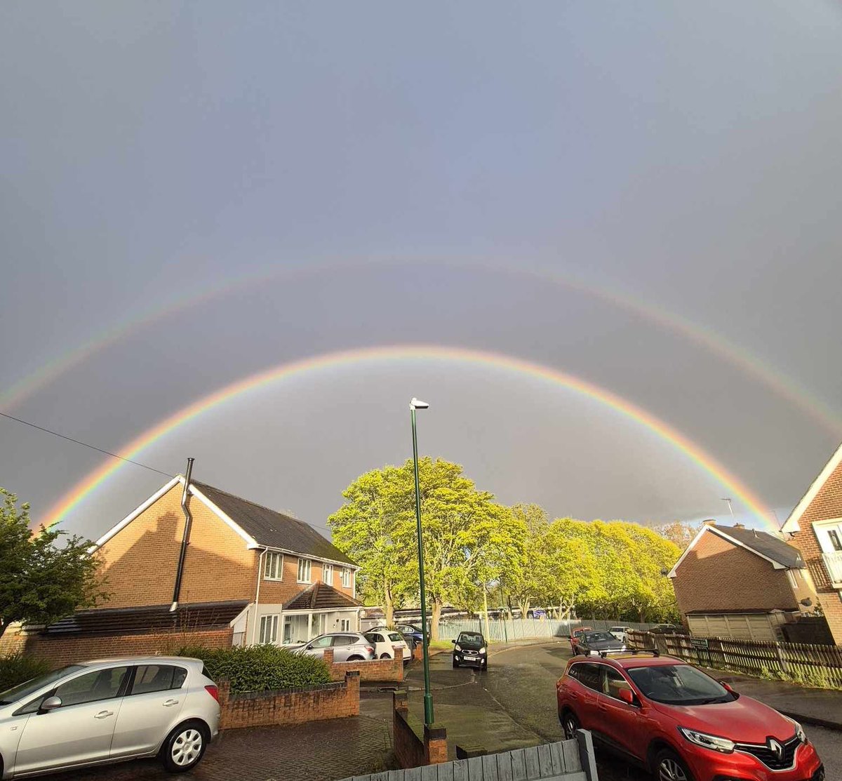 SolihullUpdates's tweet image. Double #Rainbow over #Kingshurst 🌈 #Solihull

(Image: Sean Donnelly).