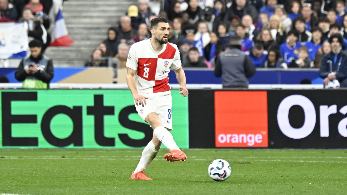 HNS_CFF's tweet image. Today, @mateokovacic8 returned to the pitch following his injury, coming on in a 3:0 @mancity win at Chelsea - welcome back! 🇭🇷💪

Looking forward to see him back in #Croatia shirt as well! 😍

#Family #Vatreni❤️‍🔥