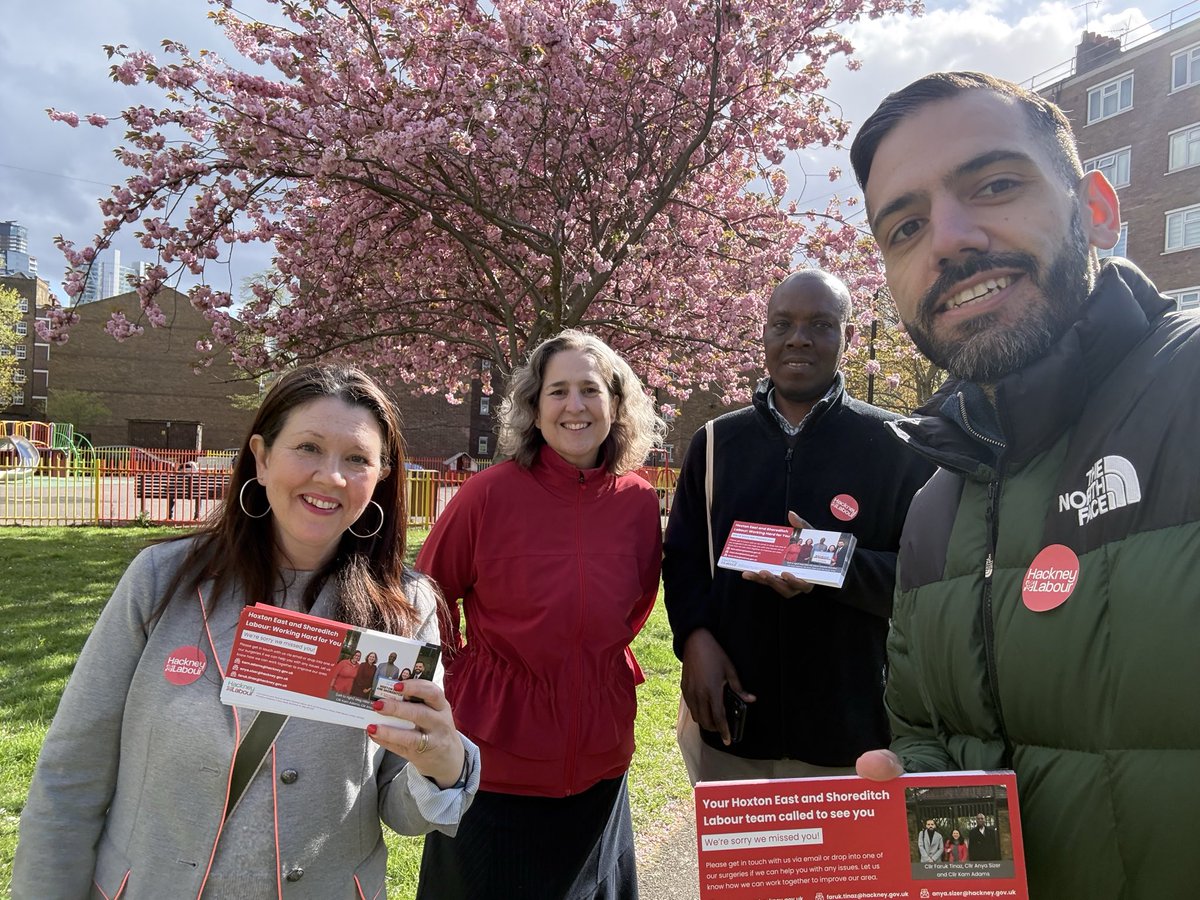 WeLoveHandS's tweet photo. At Royal Oak Court with @carowoodley ๐ก
Listening to residents about what matters most:
๐น Safer streets ๐ถโโ๏ธ
๐น Better housing ๐๏ธ
๐น Stronger local services ๐ฅ
These conversations matter as @HackneyLabour continues standing up for local people.
7 May โ vote #Labour ๐น๐ณ๏ธ https://t.co/Aoo1HhbcZv