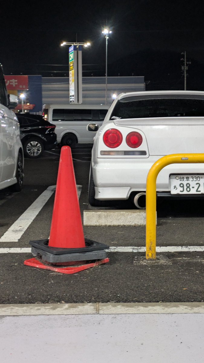 つじ@腹ブローニキ tweet media