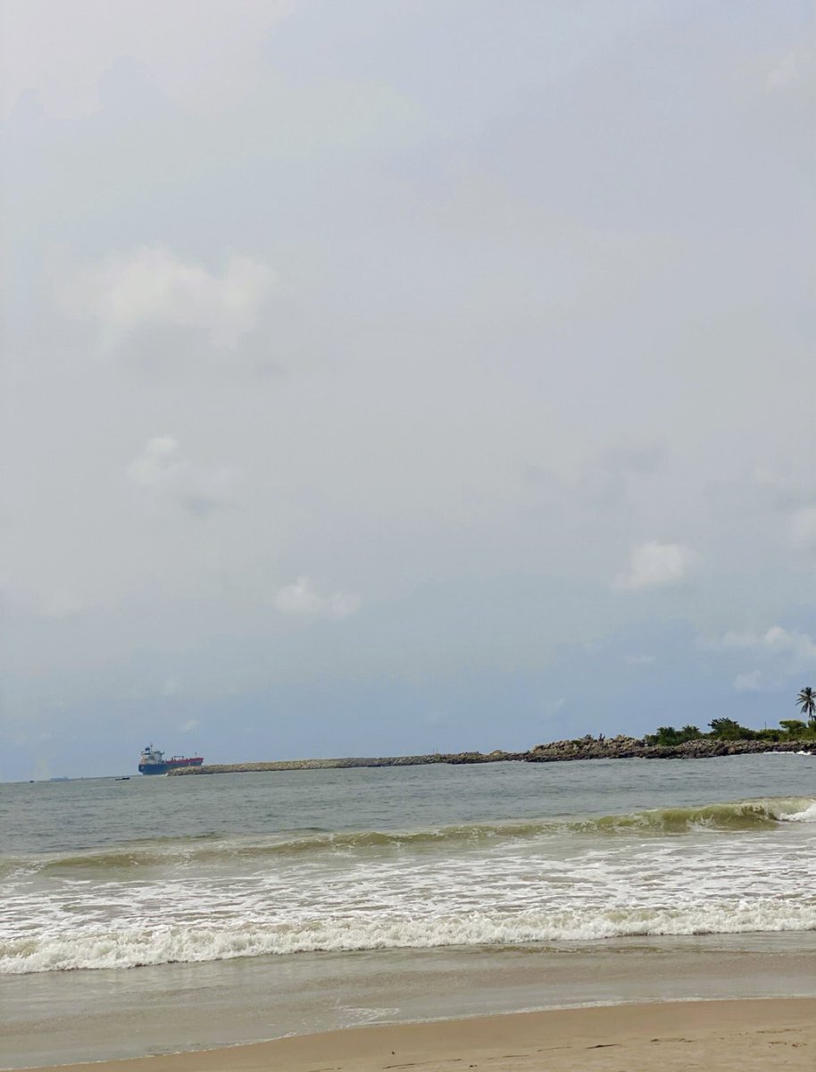 LEAVE ME AL0NE tweet media