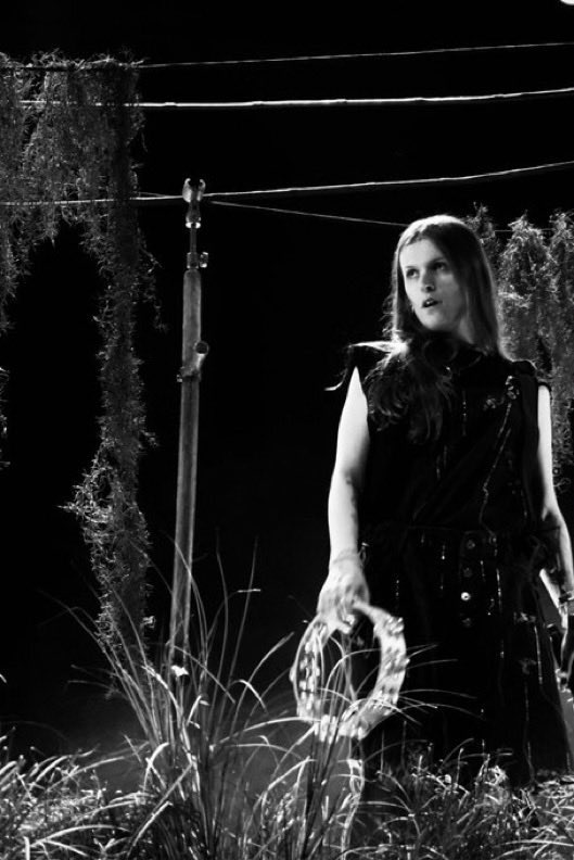 ETHELCAINFILE's tweet photo. Ethel Cain performing at Day 1 of Coachella https://t.co/sQiLQMopDI
