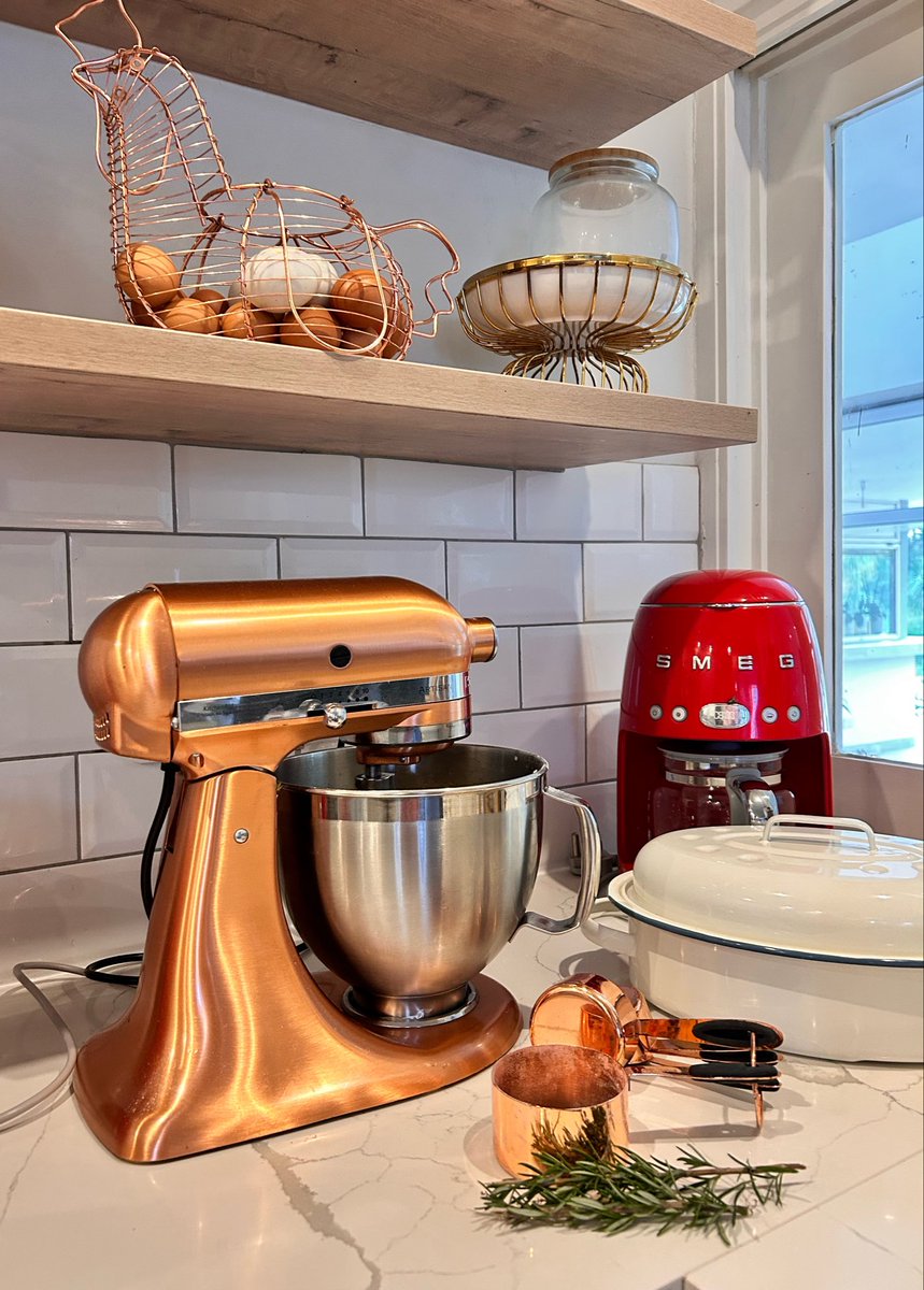 LaviniaEngel's tweet image. Herb &amp;amp; garlic dinner rolls made with an egg from my ducks &amp;amp; home grown herbs. Duck eggs have taken my baking to the next level. I’ll be baking the rolls again this week for our new neighbours 🤗

#baking #farmlife