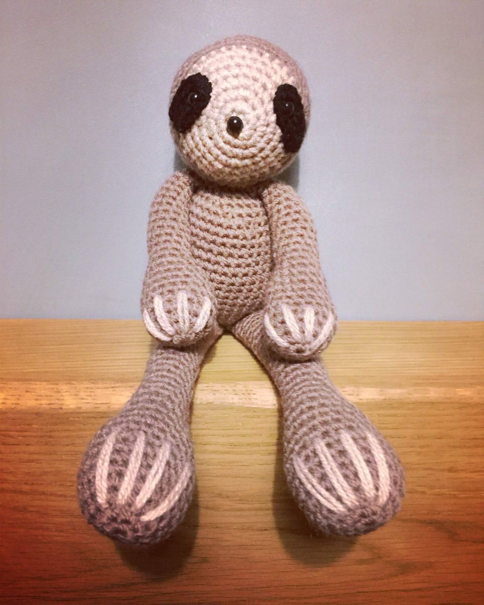 Tanyawarren's tweet image. Extremely cute crochet sloth hanging around waiting for cuddles! 🦥 

bitzas.etsy.com/listing/635302…

#MHHSBD #firsttmaster #shopindie