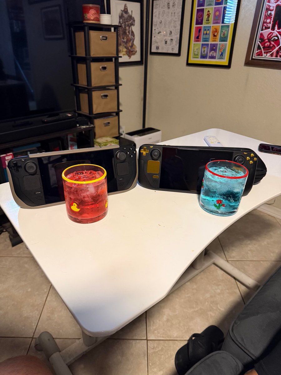 iphonegalaxymd's tweet image. His and hers Steam Decks, custom shells, and matching cocktails. 🎮✨ The ultimate Sunday setup for the modern gaming couple. Leveling up the weekend vibes one quest at a time! 🥂
#SteamDeck #GamingCouple #SetupGoals #HandheldGaming
