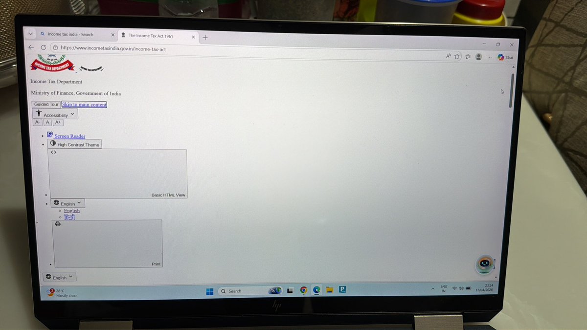 DeepikaChhajed2's tweet photo. @IncomeTaxIndia why is the website looking like this 😳😳 https://t.co/7PLJ3RCZV0