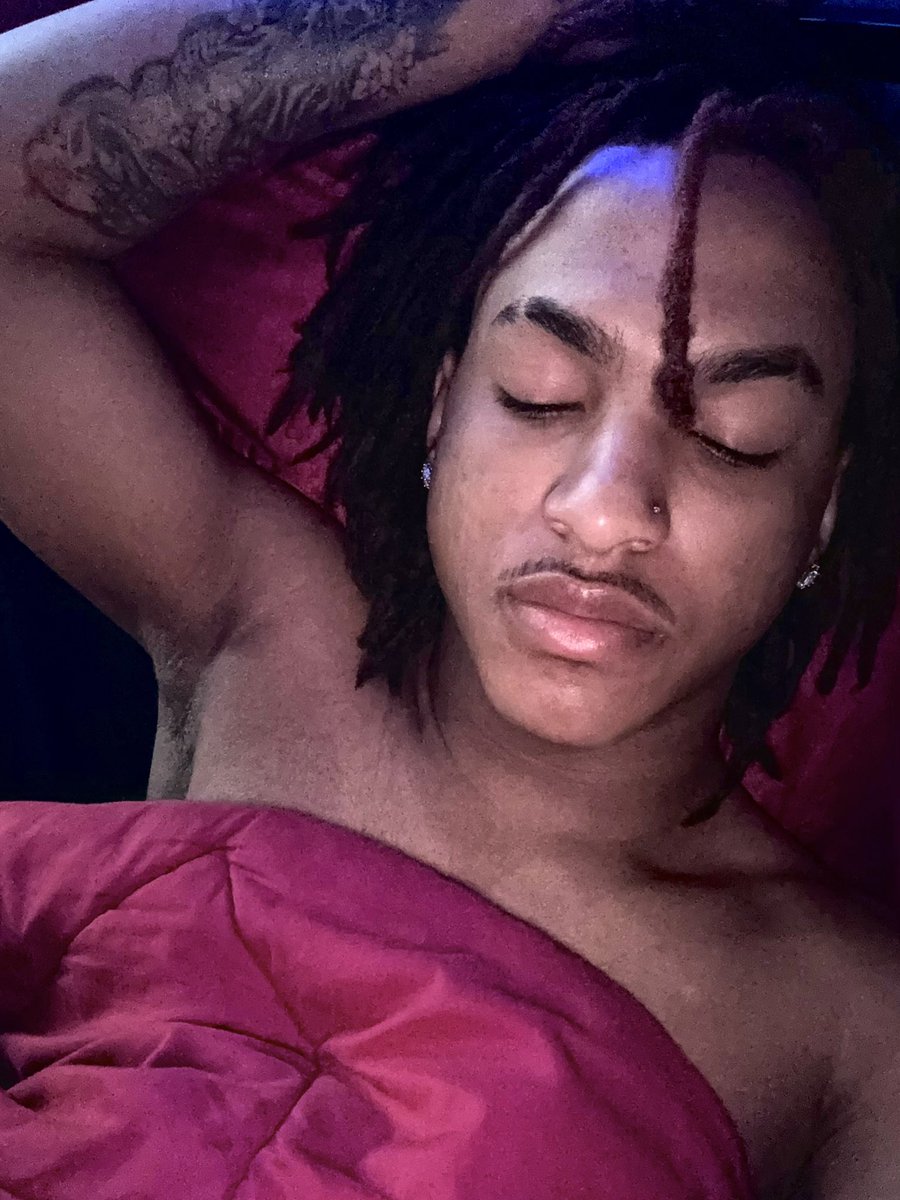 Kameronsroom tweet media