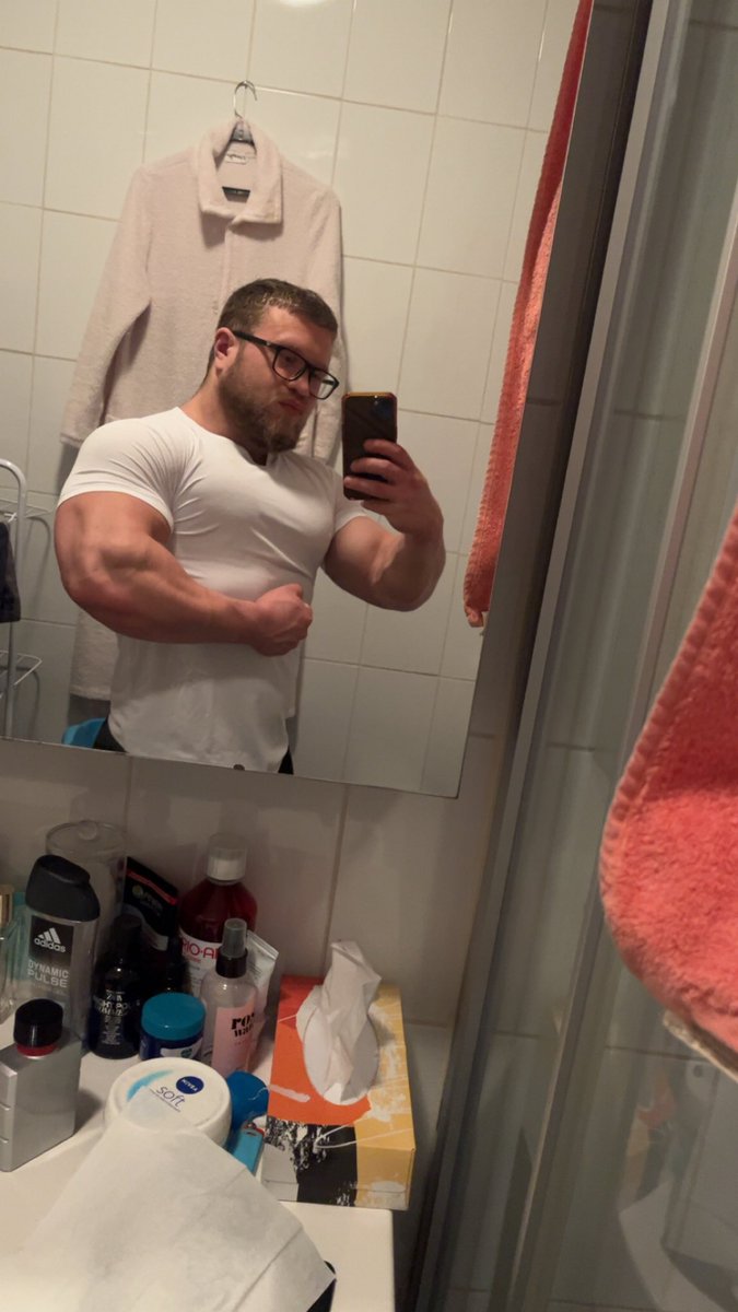RoidedTeenGod tweet media