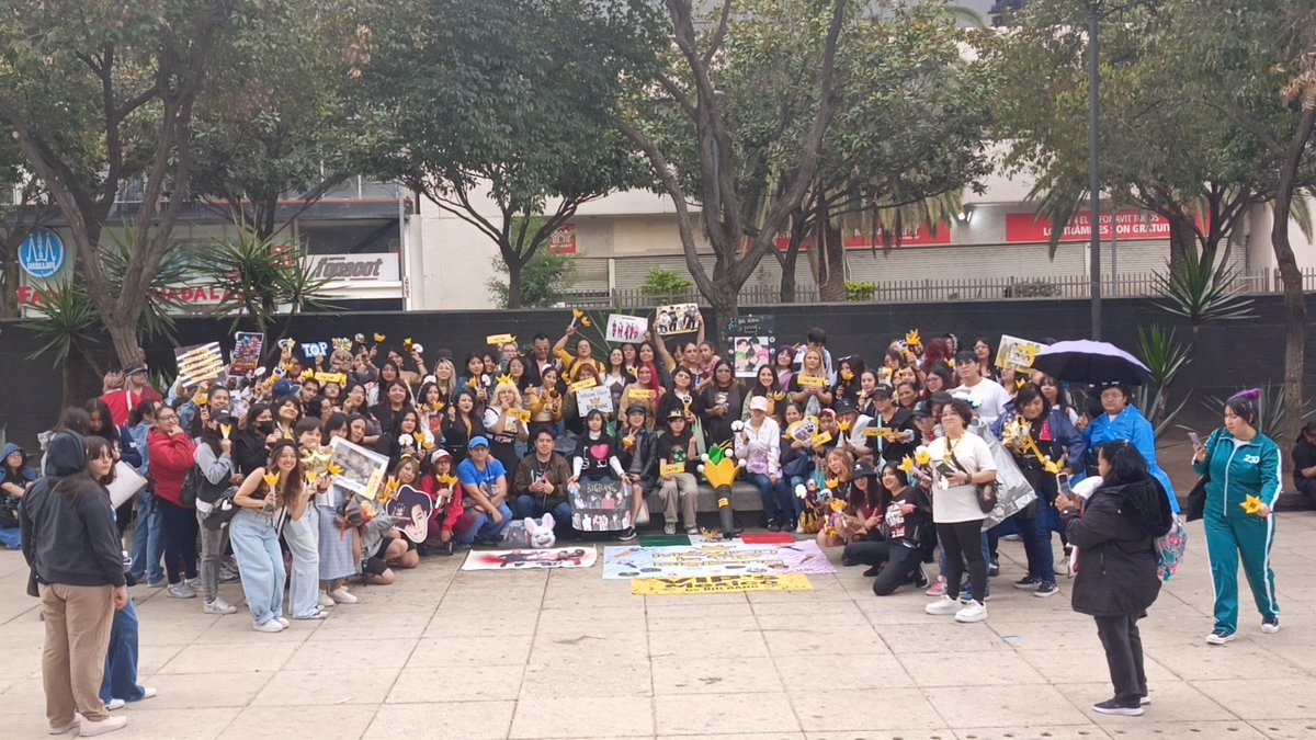 BIGBANGMEXICO's tweet image. Reunión Vip Mexa 🇲🇽
Cantamos, gritamos, bailamos, manifestamos... 
#bigbang #vip #gdragon #taeyang #daesung