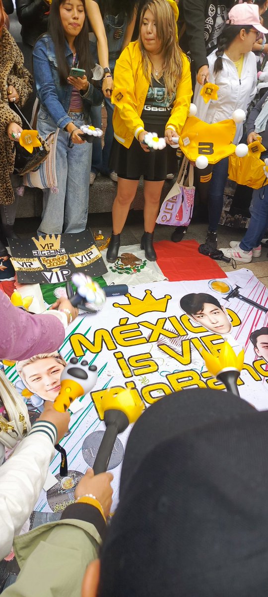 BIGBANGMEXICO's tweet image. Reunión Vip Mexa 🇲🇽
Cantamos, gritamos, bailamos, manifestamos... 
#bigbang #vip #gdragon #taeyang #daesung