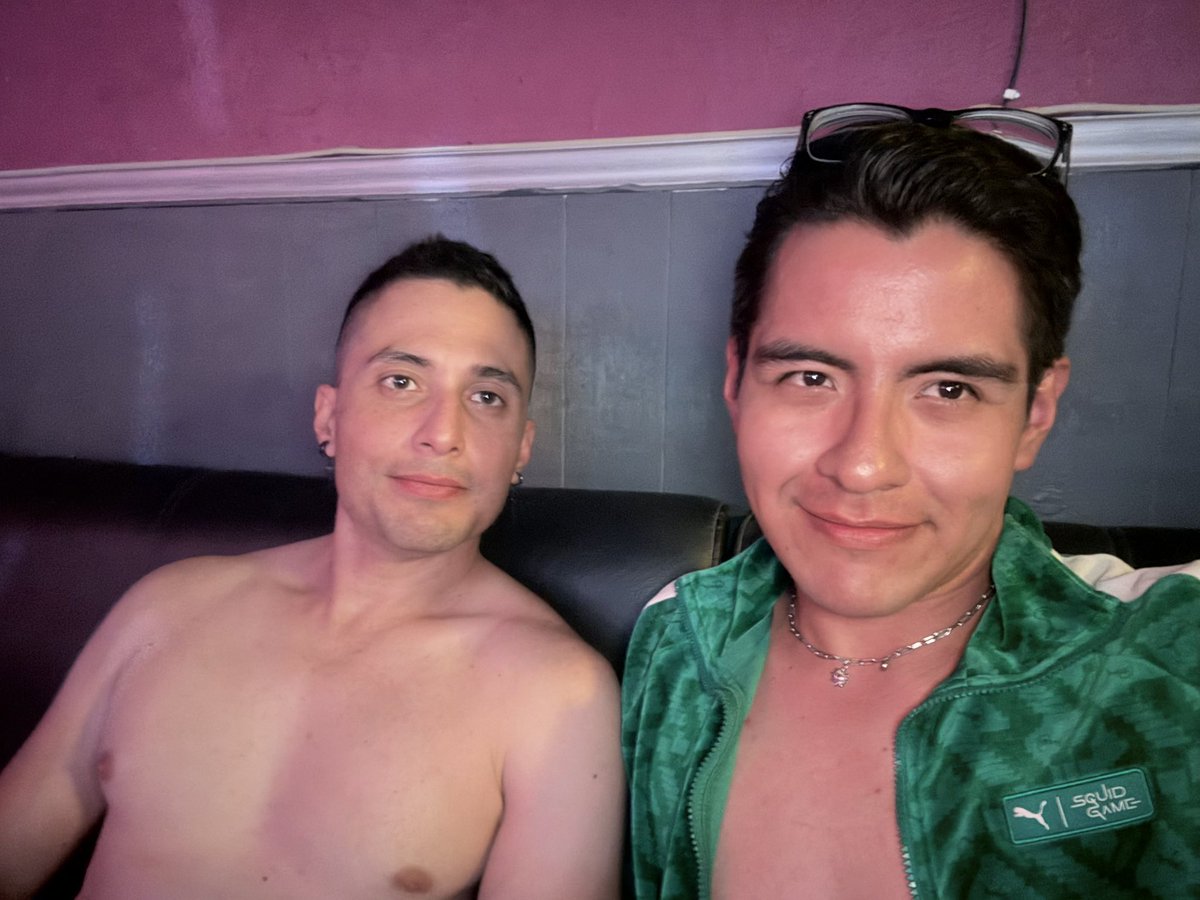 Diego_Gtz_'s tweet photo. Muy pronto subiré mi primera colaboración con este lindo, están listo? 😈 https://t.co/ufxKGKgZWS ❤️🫶🏻 @encuentrogaygdl @BrossPorno 

🍆 @Chrisgdl20cm 
🍑 @Diego_Gtz_ 
🏠🎥 @Club183Gdl https://t.co/ImXxqh2RnO