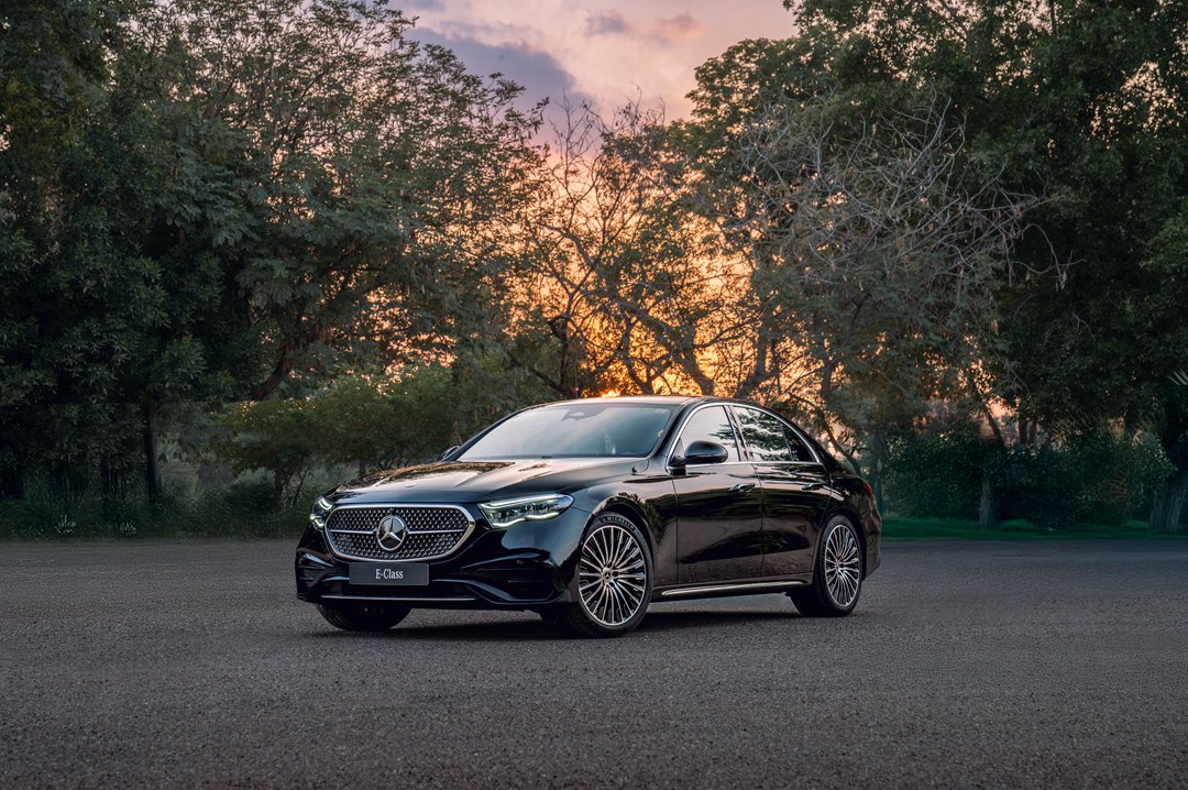 MercedesBenzKSA's tweet photo. مرسيدس-بنز الفئة E، تمنحك قيادة تُشعِرك بالانسجام قبل القوة
📸 https://t.co/BlzczeCjHB https://t.co/C11QvThlfN
#مرسيدس_بنز_السعودية #MercedesBenzKSA #EClass https://t.co/adIuuvxyqN