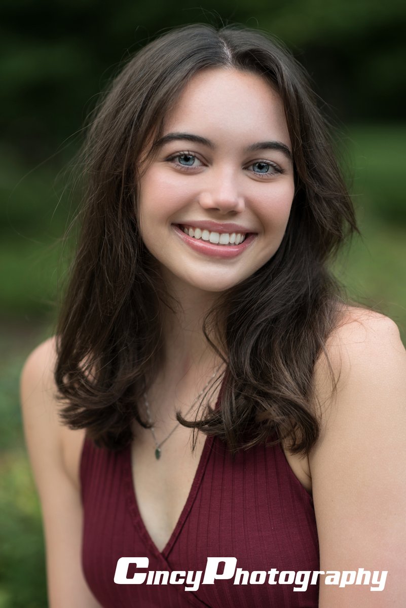 🔥 Seniors—don’t miss this deal
📸 2-hour pro shoot + high-res edits
⏳ This week only!
#SeniorDeals #CincinnatiSeniors #PhotoShoot #GradSeason