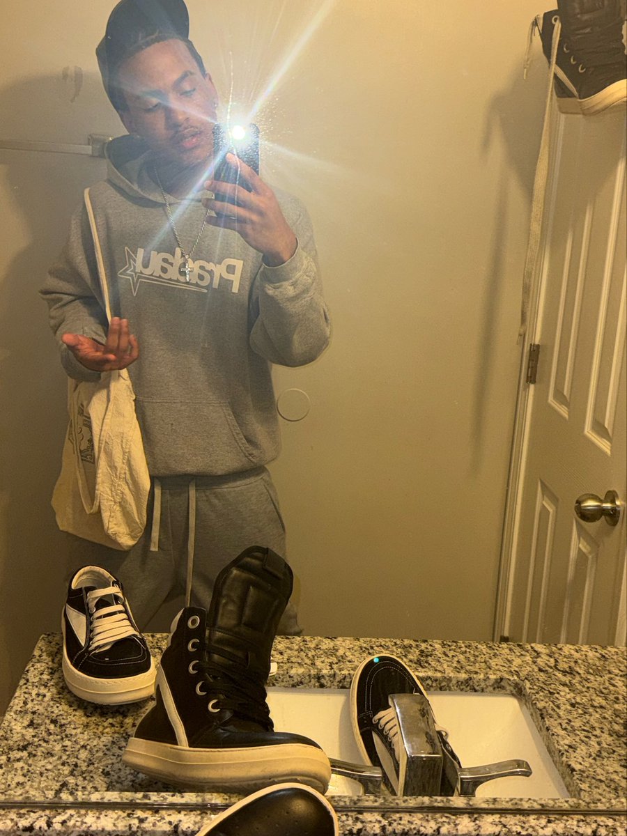 Kameronsroom tweet media