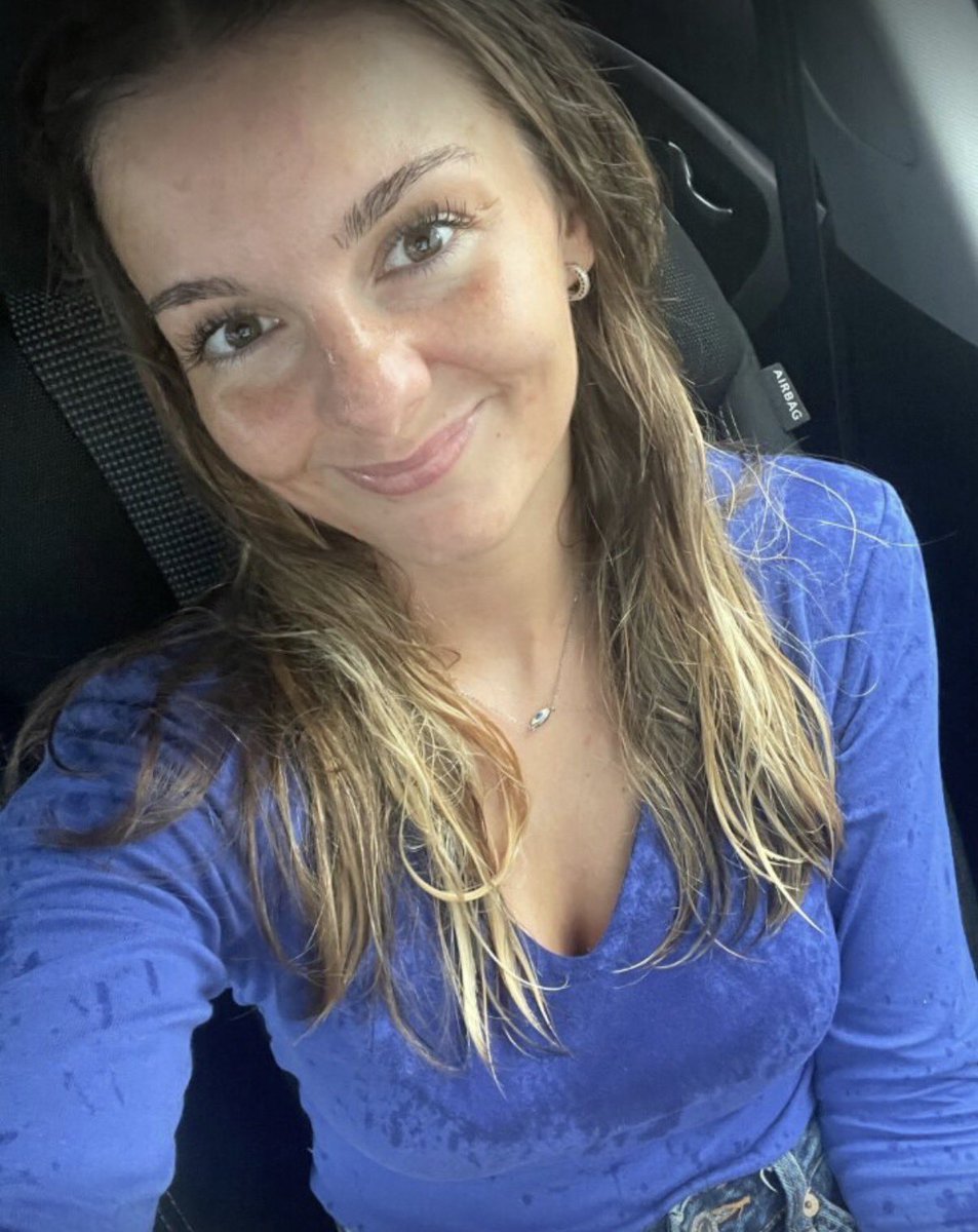 nicoleanndoe's tweet photo. rolled my window down mid car wash 😂 whoops https://t.co/McdhuUfyoG