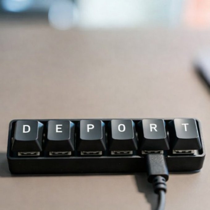 Любитель истины tweet media