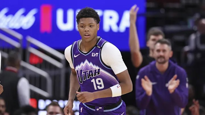 Bonne fin de saison au Jazz, grosses galères mais hâte de voir la suite !

Merci Keyonte le patron, Ace les débuts, Kyle et Brice qui charbonnent, merci Kevin Love, le trade de JJJ, pour le live tweet 100% Utah Jazz, pour ce tank de qualité la NBA a kiffé 😭

À dans 6 mois ! 👋
