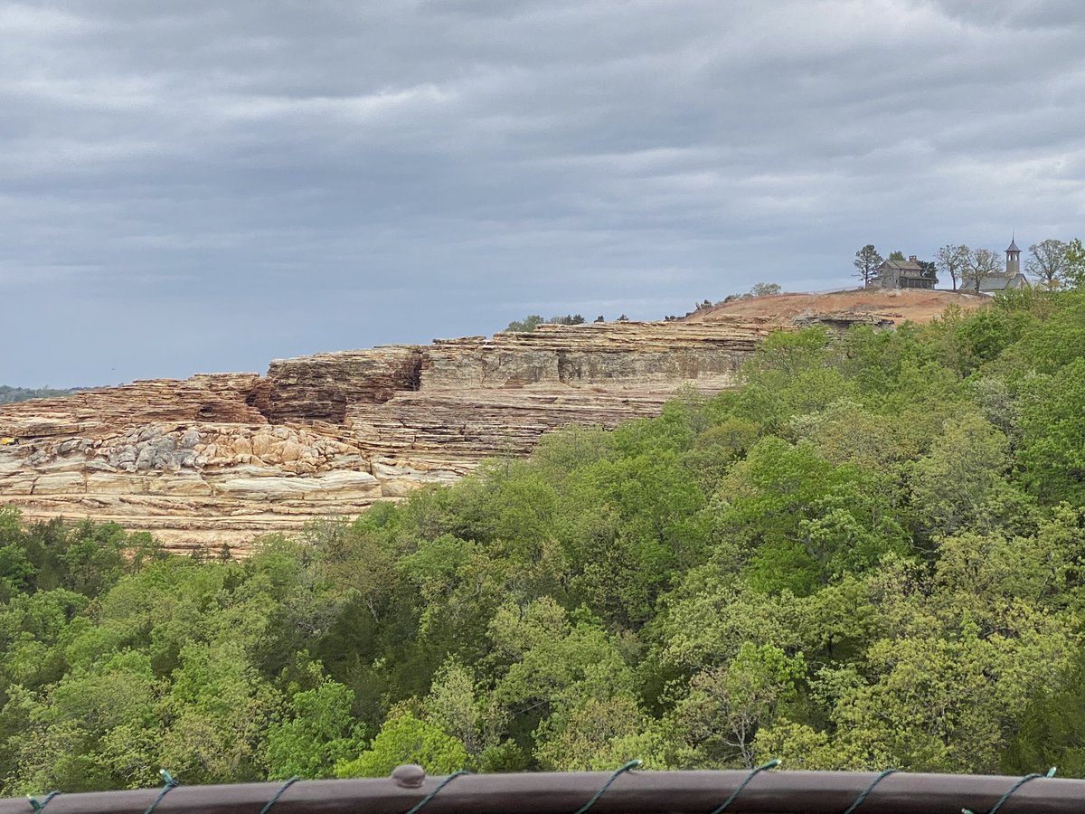 FOE_DUBB tweet media