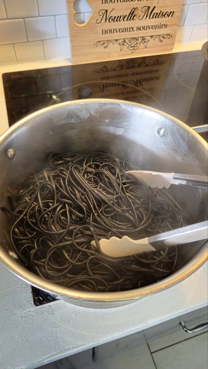 Roi Corbeau tweet media