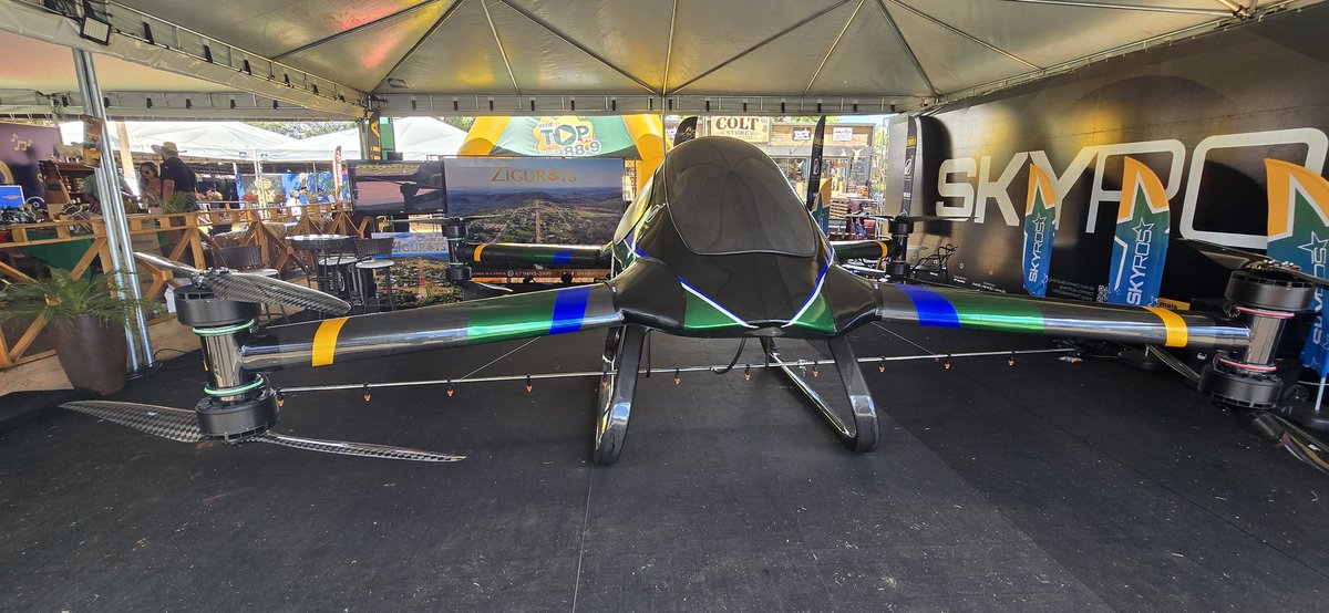pecuariadobem's tweet photo. Aí você vê esse "Drone" Skyros com 8 motores, 8 hélices, tanque de 400 litros que tem autonomia de 1 hora de vôo. 
Desenvolvido aonde? 
Em Corguinho MS... terra do Bilu, aquele ET que apareceu no Gugu.. 
Tô achando que tem conexão essa história https://t.co/P3OQPWFnA0
