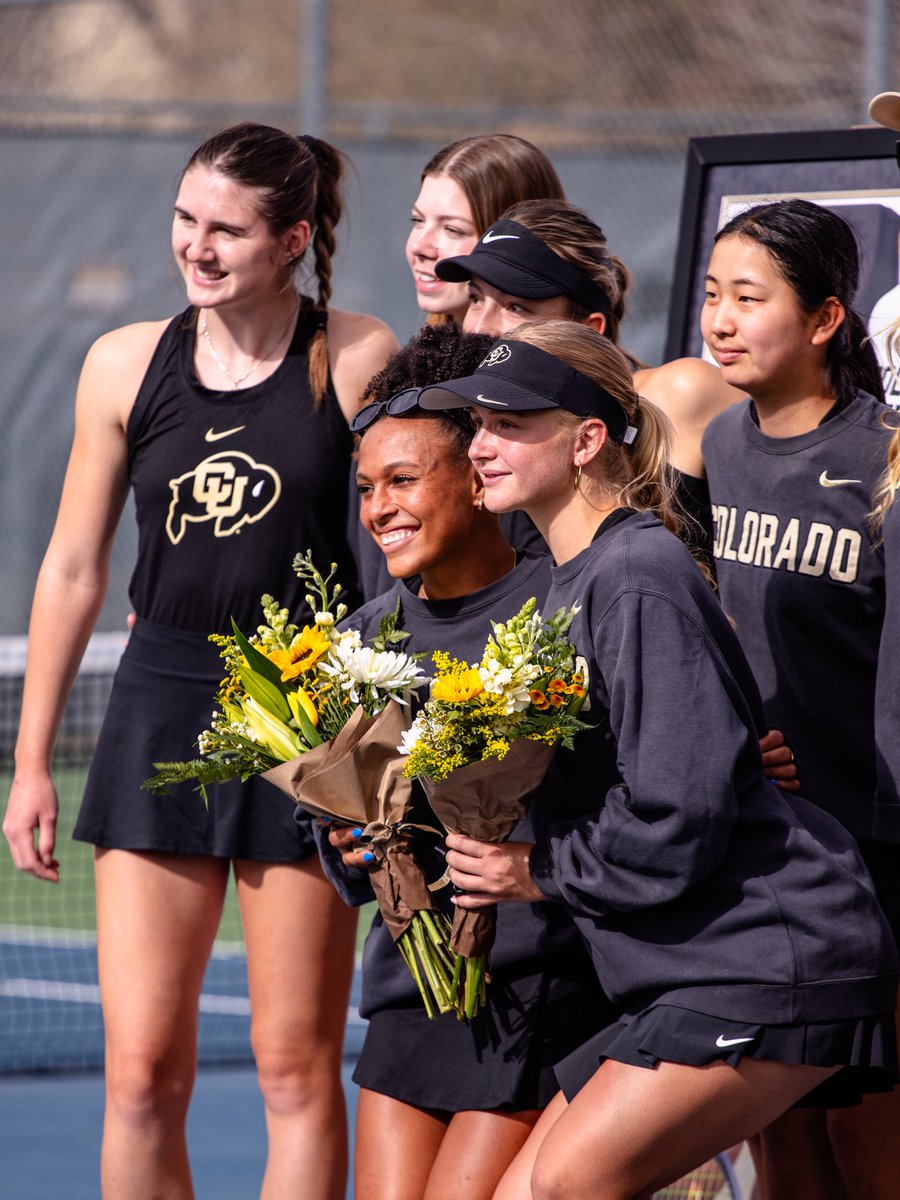 CUBuffsTennis's tweet photo. One more time for the girls ✨

#GoBuffs https://t.co/yycEcOTCQW