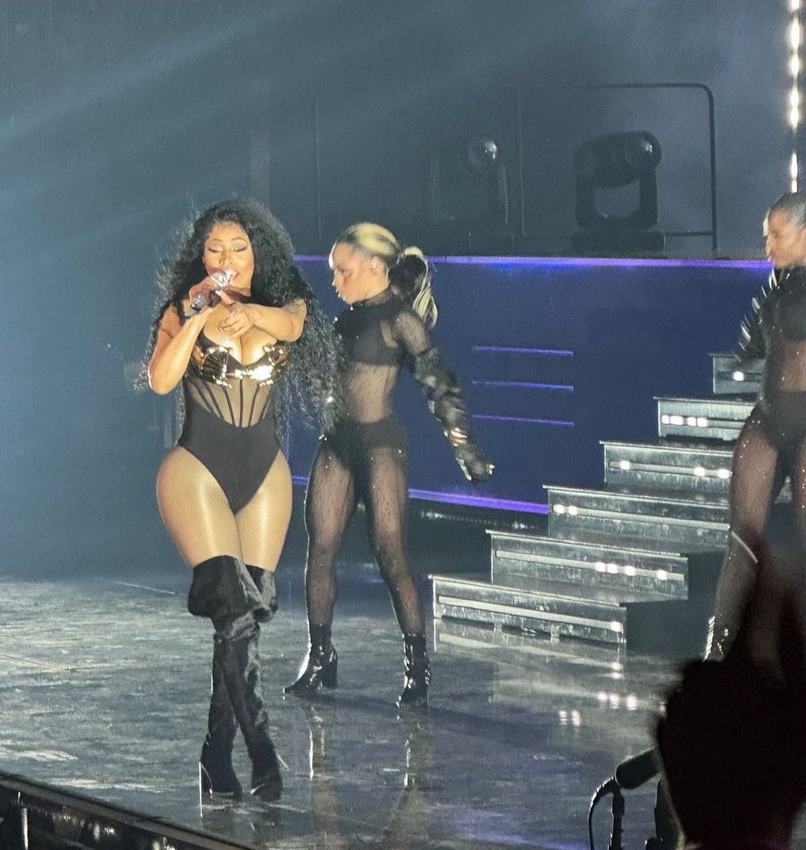 𝗞𝗜𝗡𝗚 ♛ tweet media