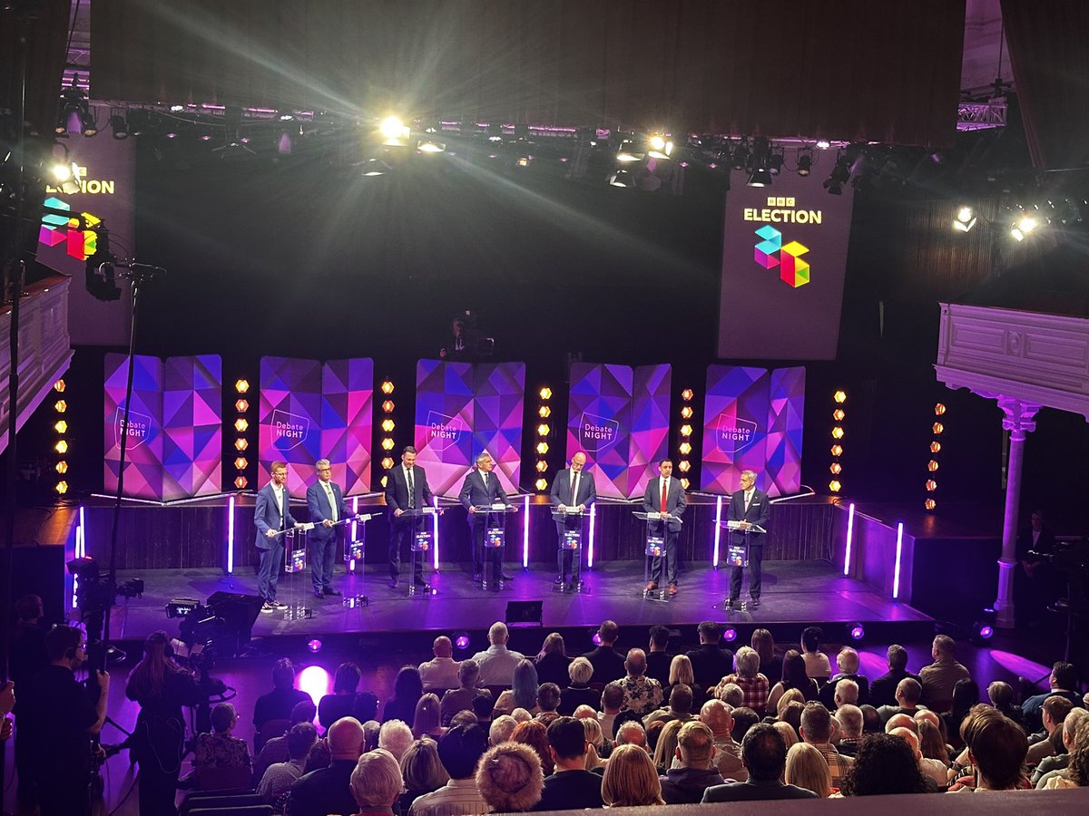 Nick Robinson tweet media